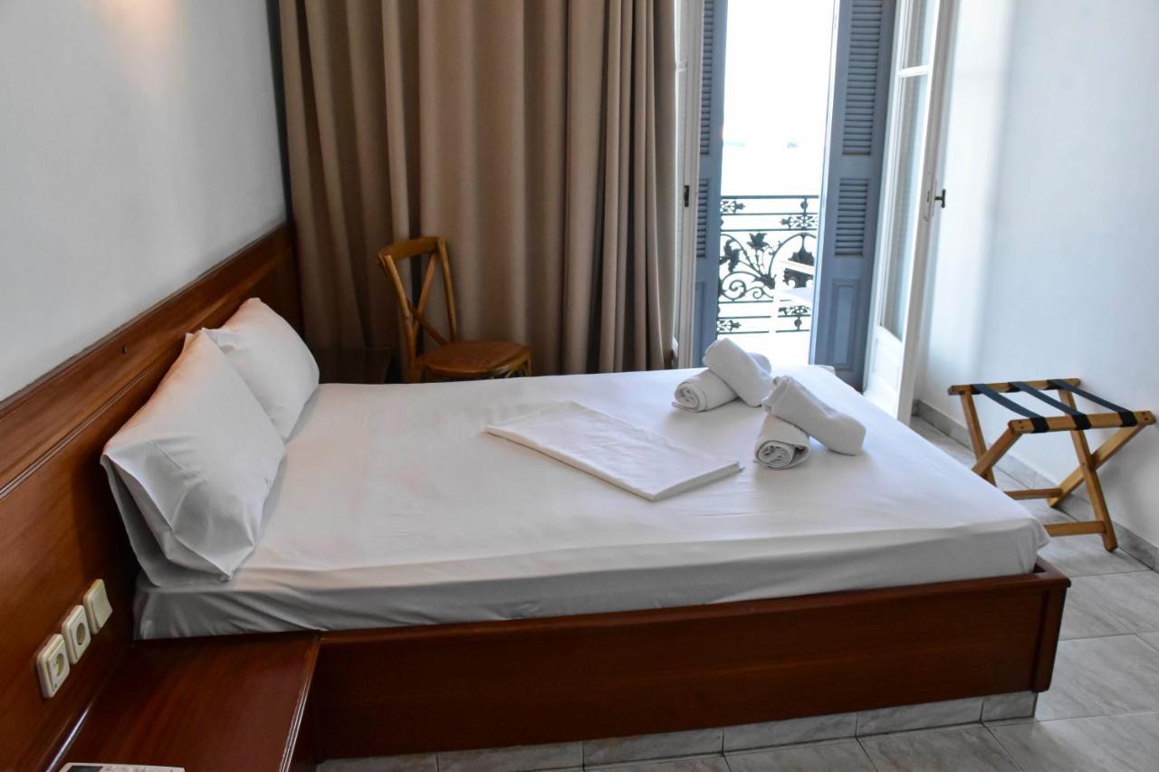 Leonidas Hotel Gíthio Kültér fotó