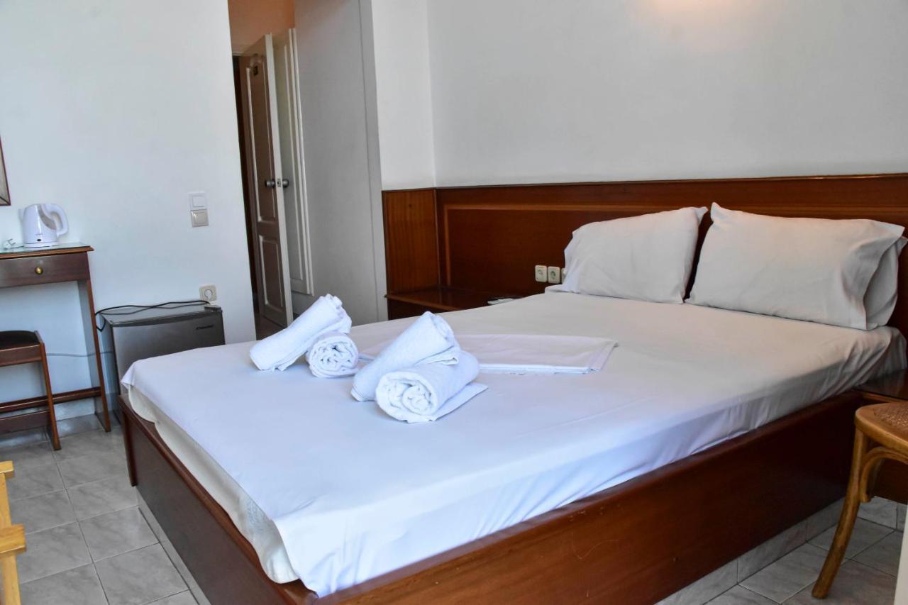 Leonidas Hotel Gíthio Kültér fotó