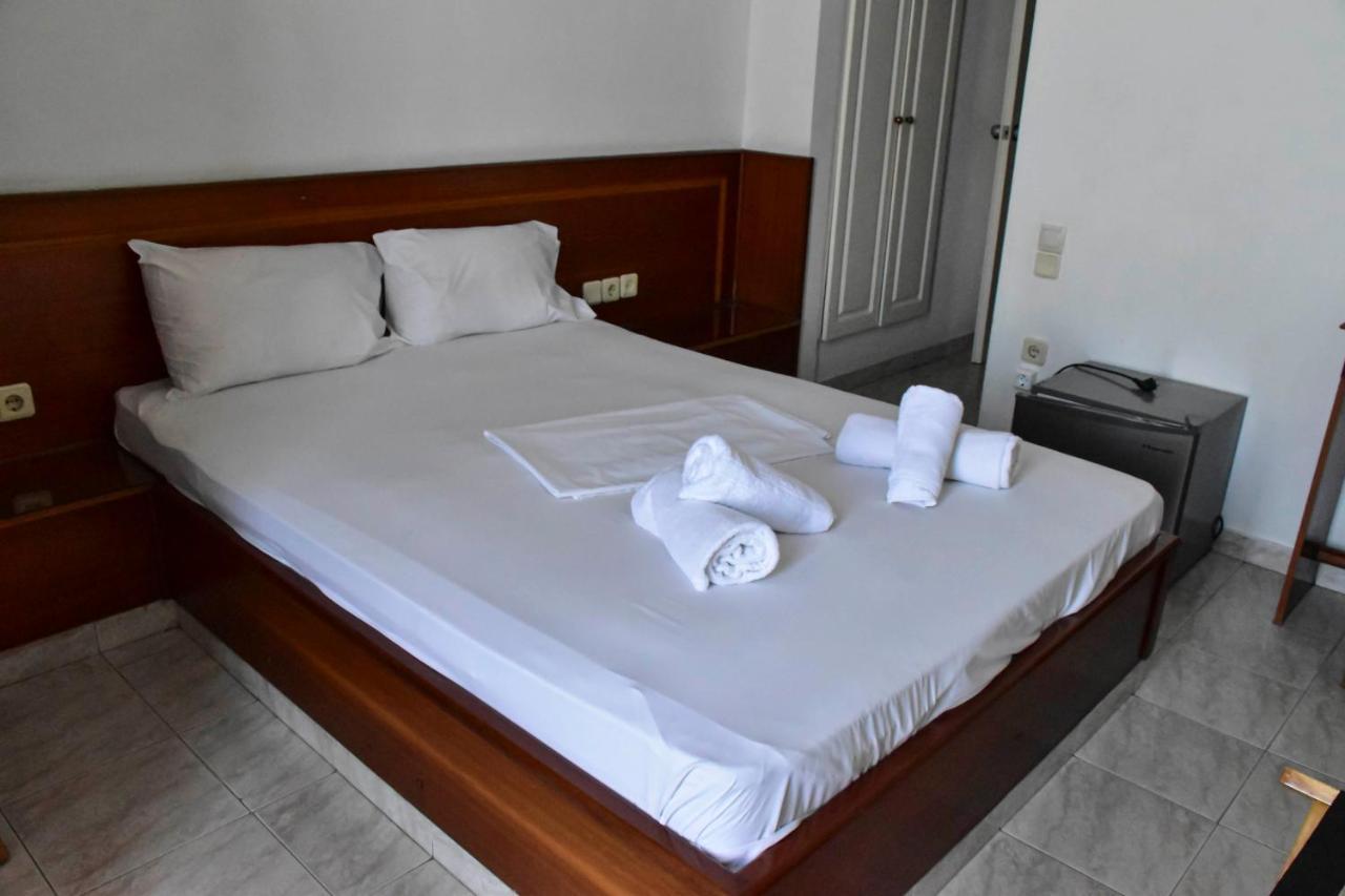 Leonidas Hotel Gíthio Kültér fotó