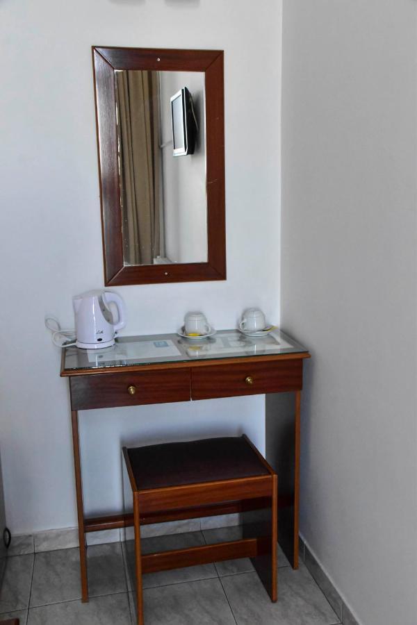 Leonidas Hotel Gíthio Kültér fotó