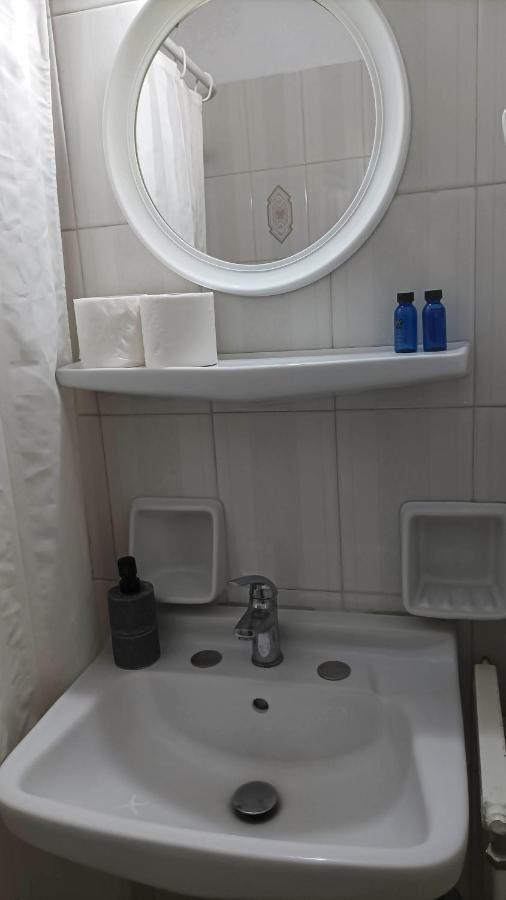 Leonidas Hotel Gíthio Kültér fotó
