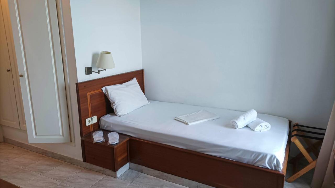 Leonidas Hotel Gíthio Kültér fotó